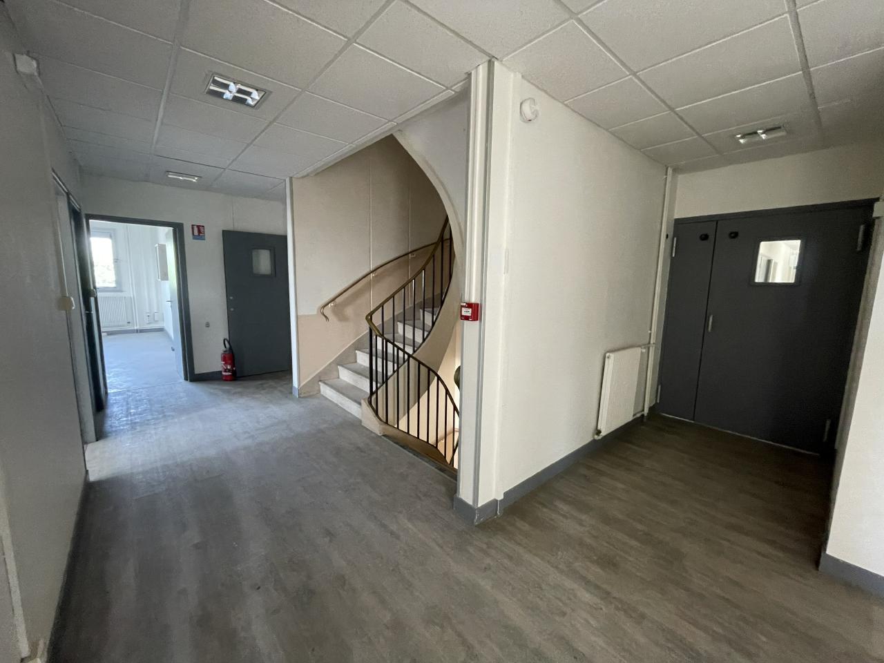 Bureau La Ville aux Dames 1207m² Location bureau La Ville aux Dames Indre-et-Loire OLBUR2424109 7